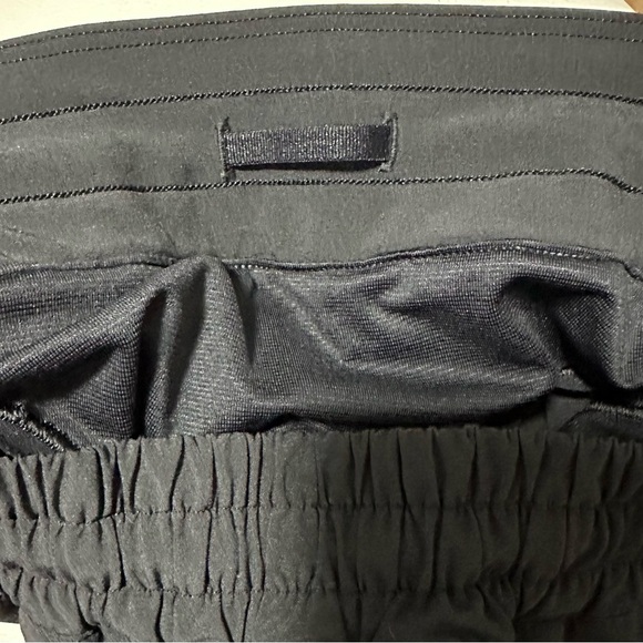 🌟Like New🌟 Lululemon: Hotty Hot Short II *Long 4" - Picture 11 of 12